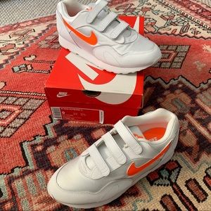 nike outburst velcro